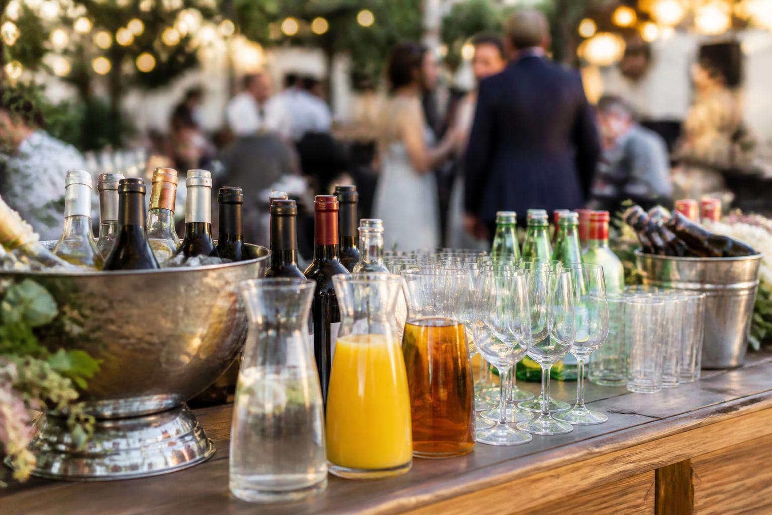 Getränkerechner für Events: Getränkemengen für Hochzeit, Geburtstag und Firmenfeier planen